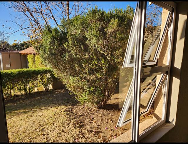 2 BEDROOM FLAT TO LET IN WENDYWOOD